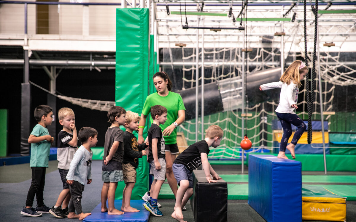 Kids starting obstacle course | Ninja Parc